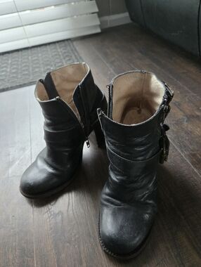 Freebird Bolo Black Leather Women’s Ankle Boots Size 8